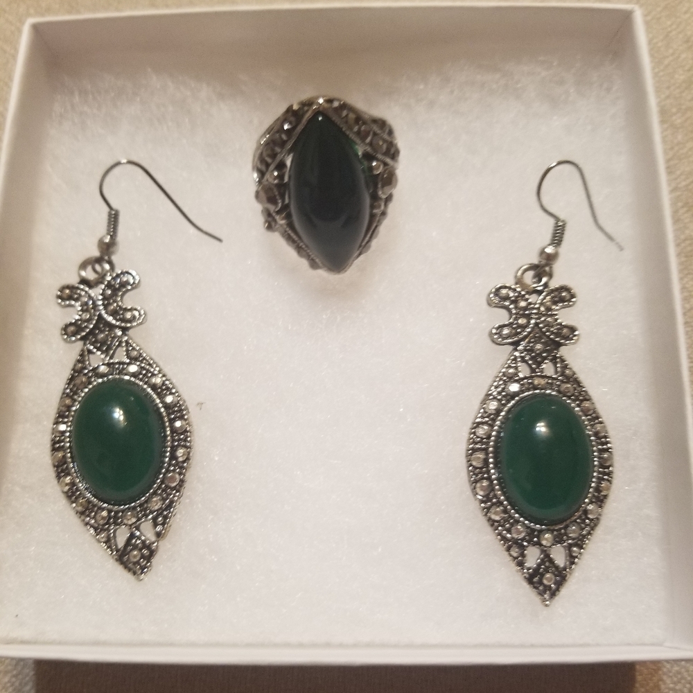 Ring size 6 & matching earrings